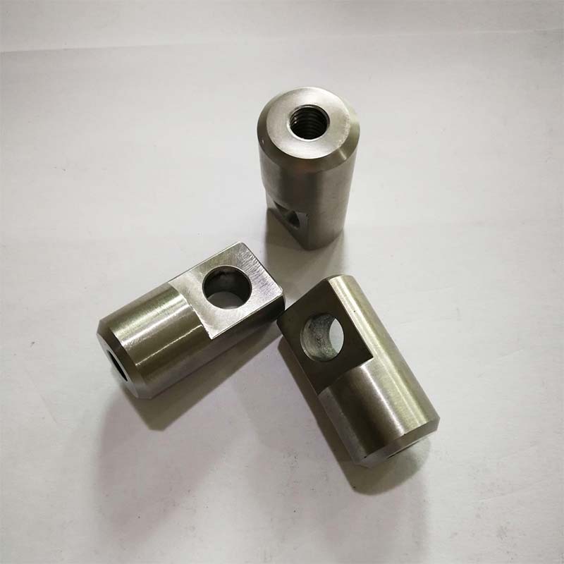 Conector tipo Clevis I
