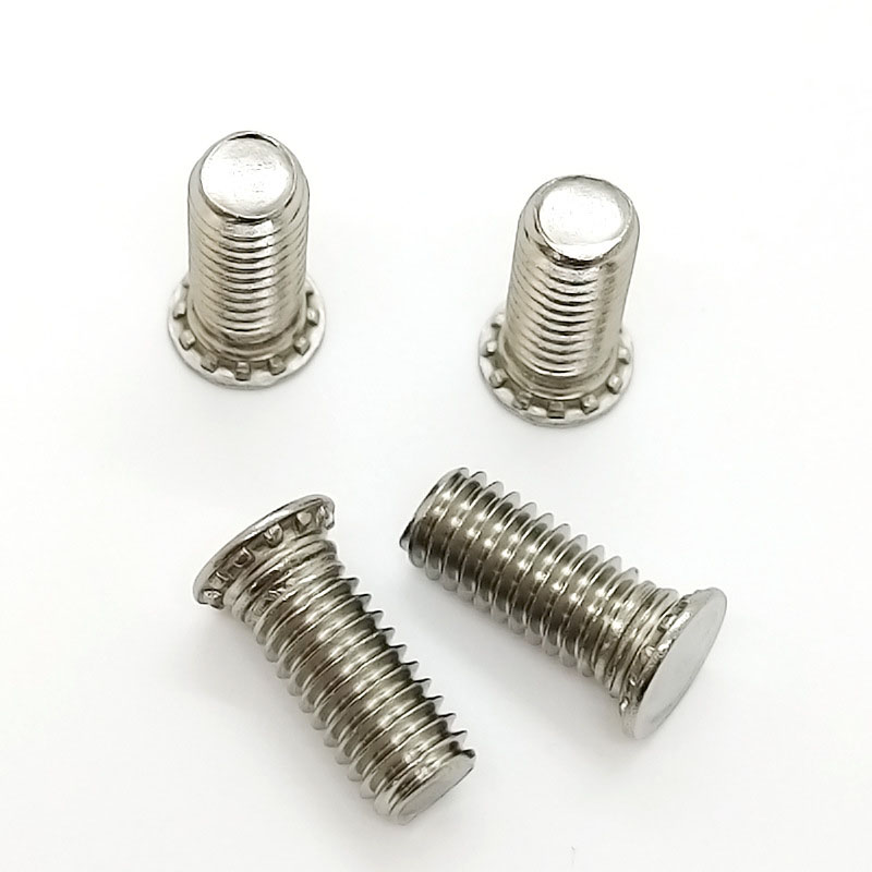 Pregos encalhados de cabeça escondida